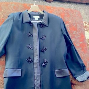 Long Jacket with faux pockets on both sides satin lapel long sleeves